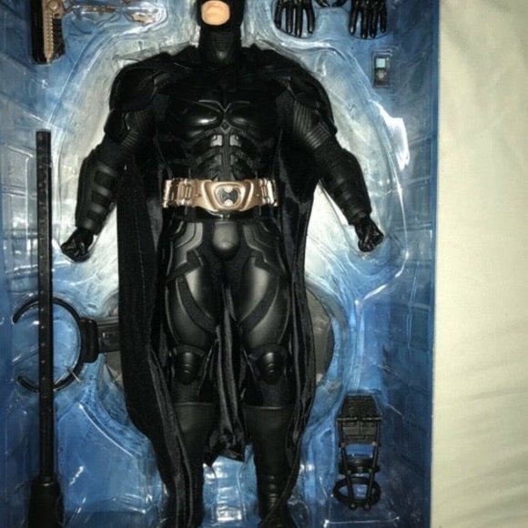 Batman 1/6 Scale Deluxe Collector Figure-The Dark Knight - Picture 4 of 11